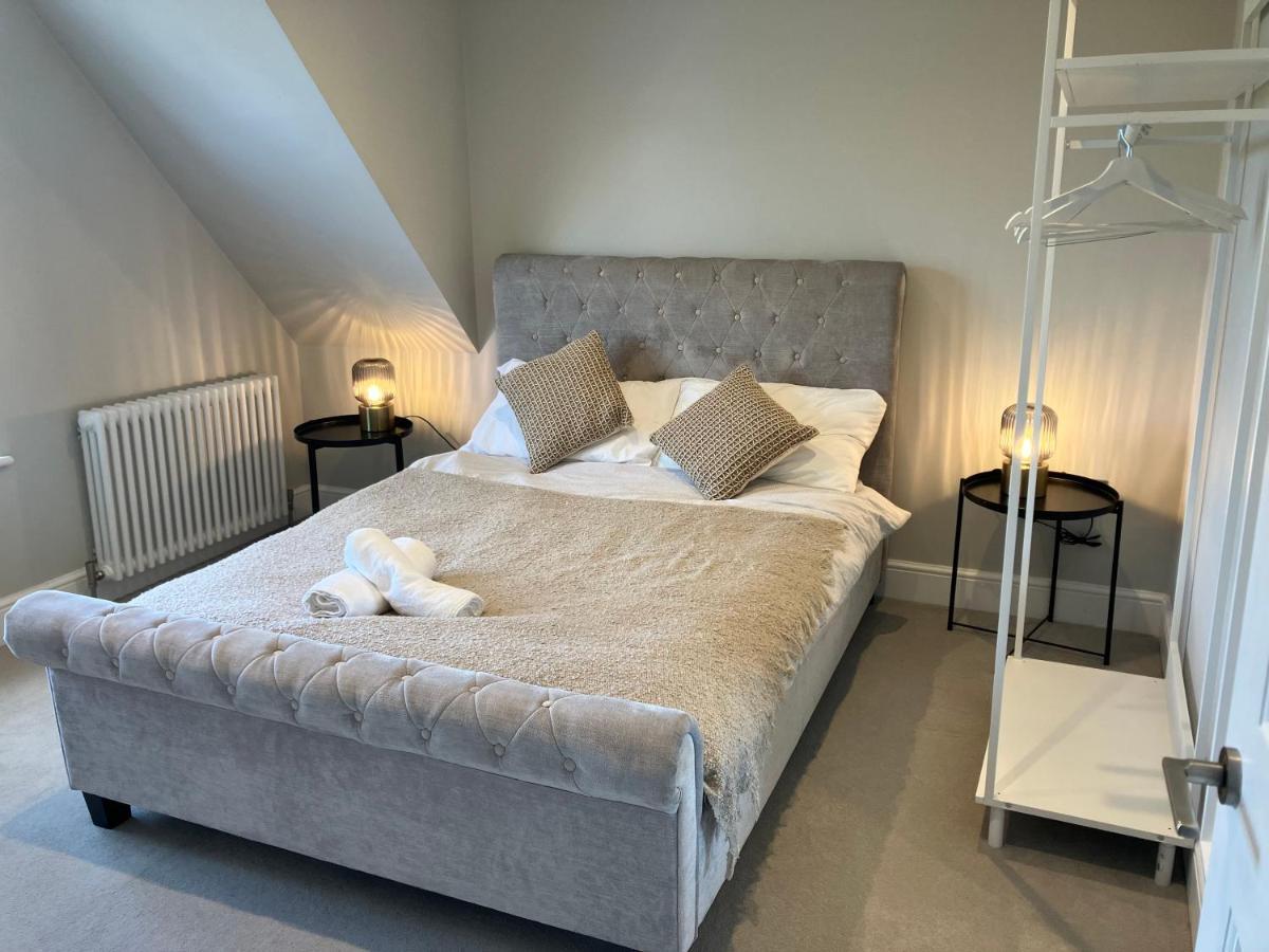 Stylish 1 Bed Flat With Private Terrace In Wimbledon - 3 The Queens Лондон Экстерьер фото