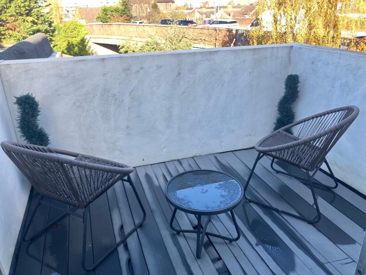 Stylish 1 Bed Flat With Private Terrace In Wimbledon - 3 The Queens Лондон Экстерьер фото